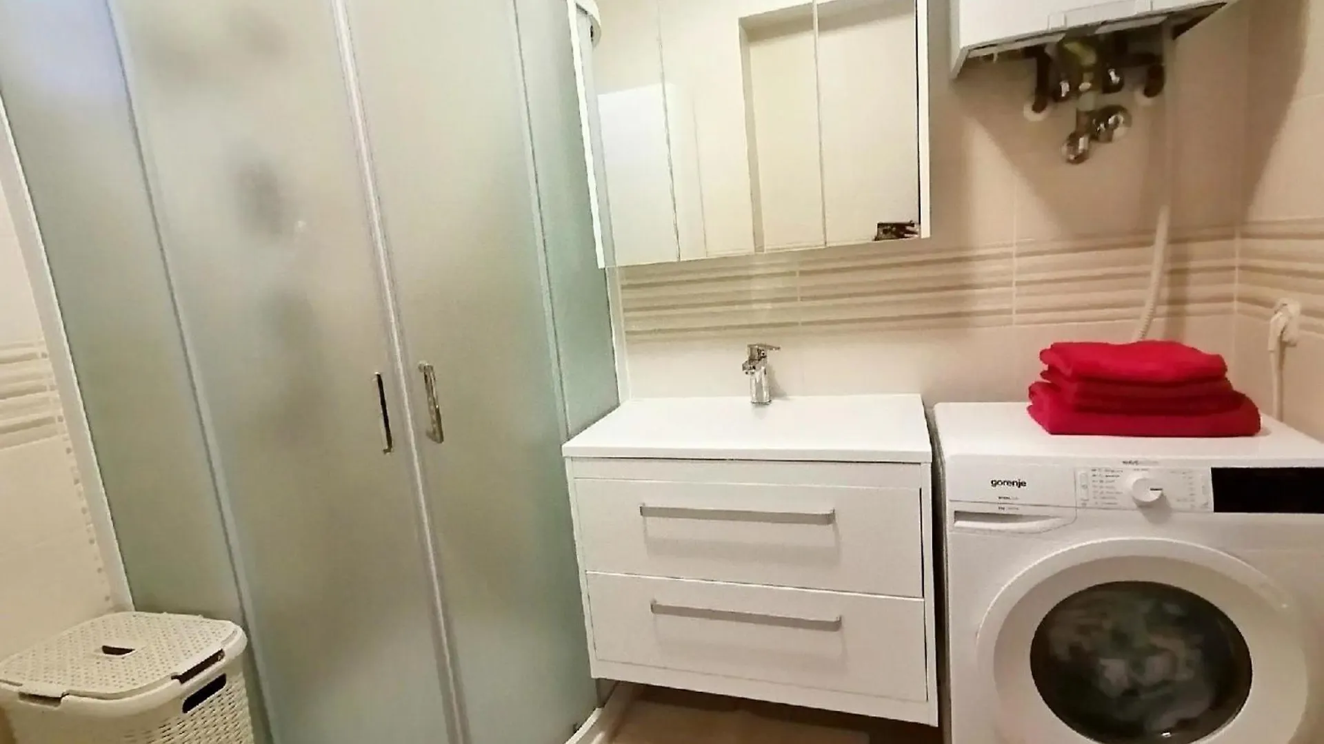 Prázdninový dům Geraeumiges Ferienhaus Mit 4 Schlafzimmern Und Privatem Pool Juršići