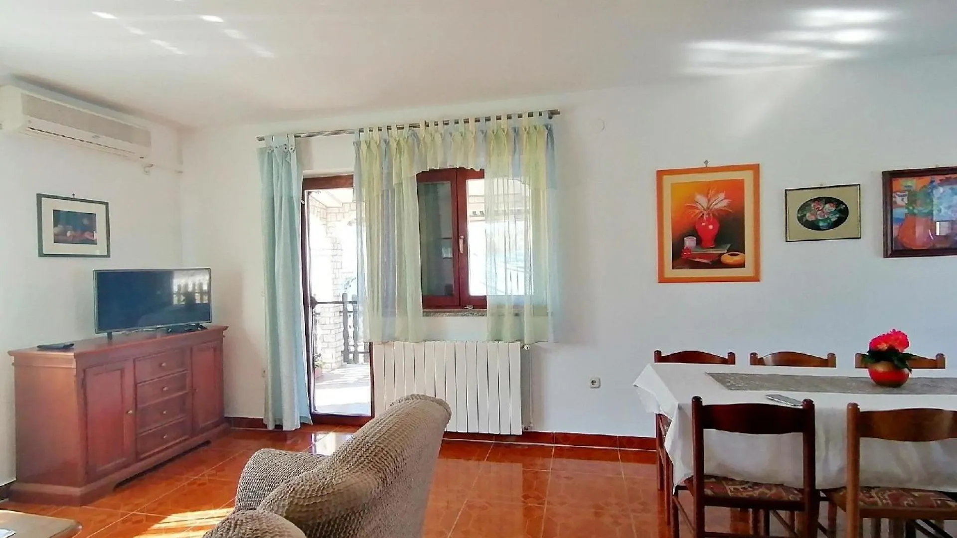 Prázdninový dům Geraeumiges Ferienhaus Mit 4 Schlafzimmern Und Privatem Pool Juršići